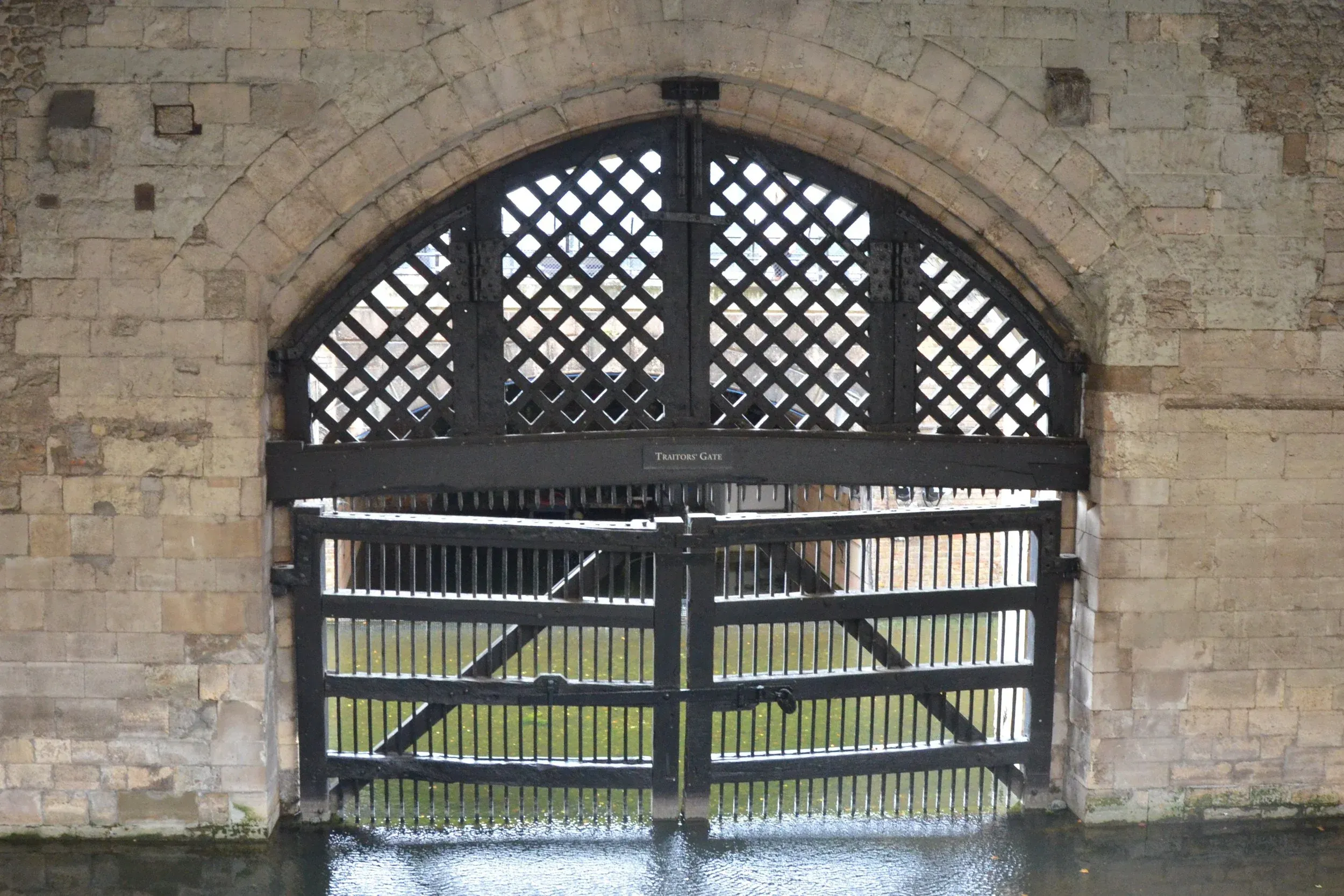 Water Gates and Traitor’s Gate: River Approaches, Security, and Symbolism